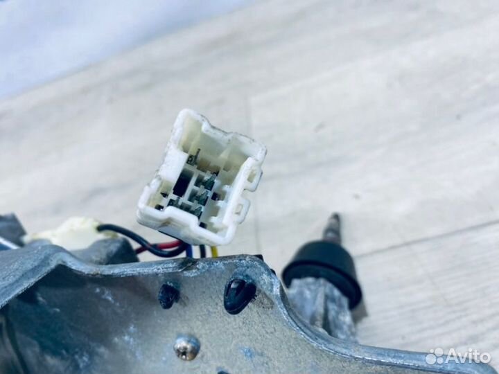 Моторчик стеклоочистителя задний Nissan Armada SUV