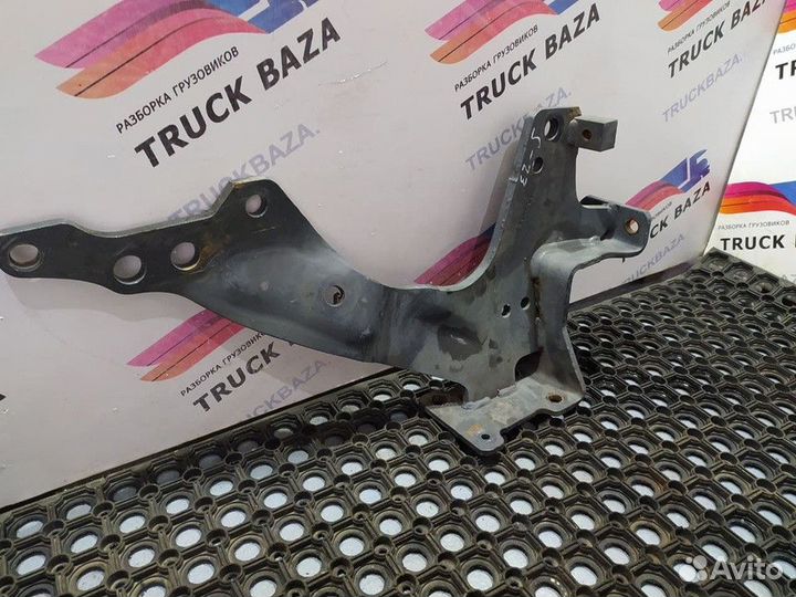 Кронштейн переднего бампера Scania 5-series