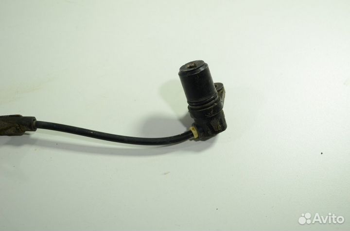 Датчик abs задний левый Toyota Carina AT212 5A-FE