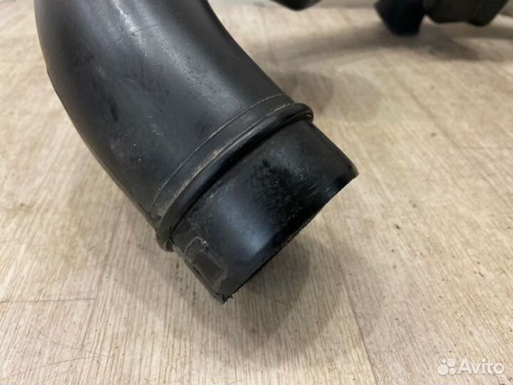 Воздухозаборник Nissan Qashqai J10E HR16DE 2010