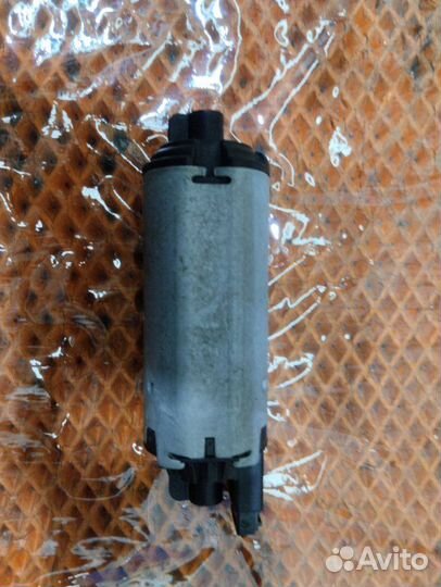 Моторчик регулировки сиденья правый Audi Q3 8U