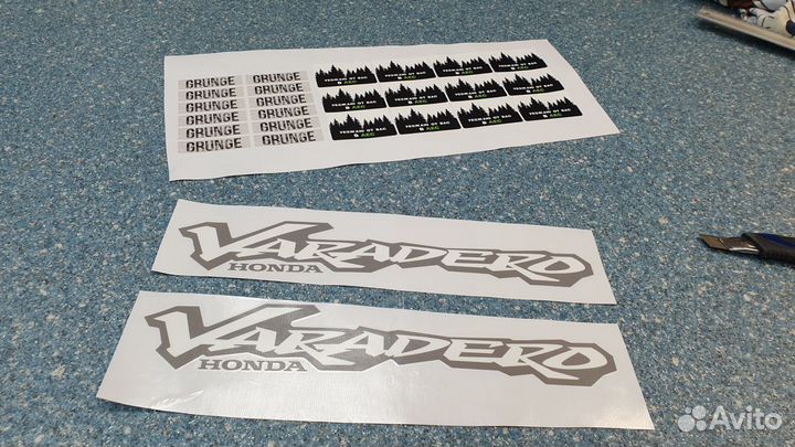 Наклейки, печать, наклейки с контурной резкой