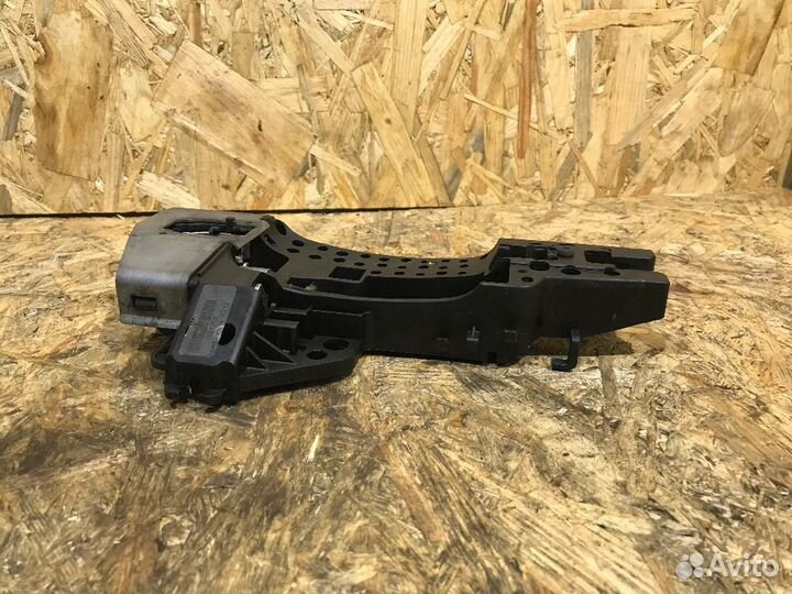 Кронштейн ручки двери передней правой Audi A4 B8