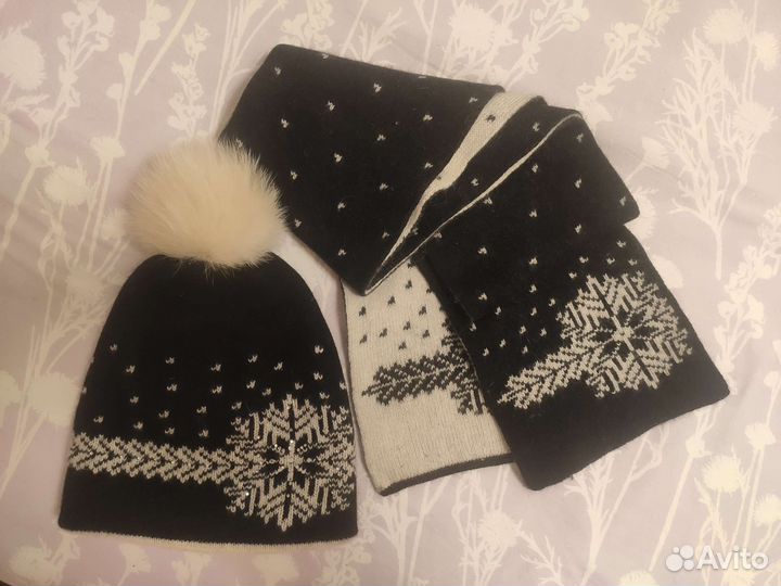 Набор шарф и шапка с помпоном кролика