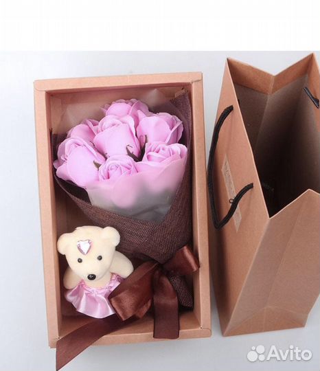 Подарочный набор для женщин букет из роз