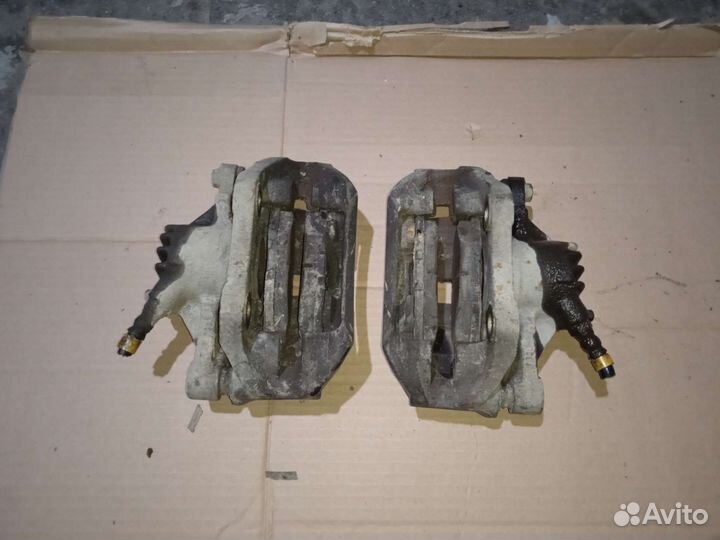 Суппорт тормозной передний Peugeot 306 Пежо 306