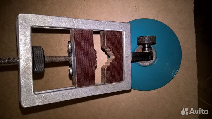 Третья рука электро, радио монтажника