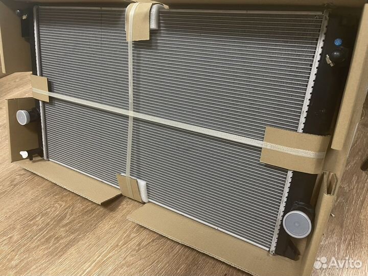 Радиатор охлаждения Lexus nx200t nx300