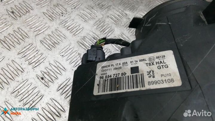 Фара левая Peugeot 3008 2010