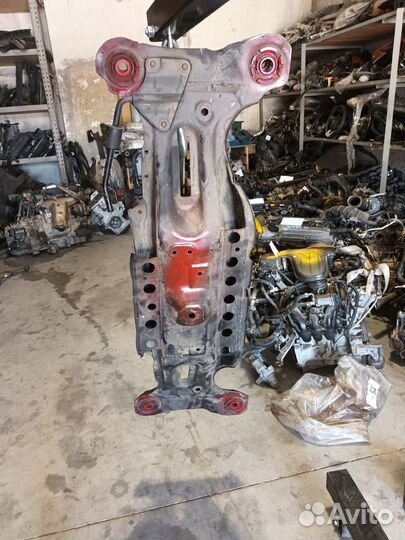 Подрамник задний Toyota Camry 50