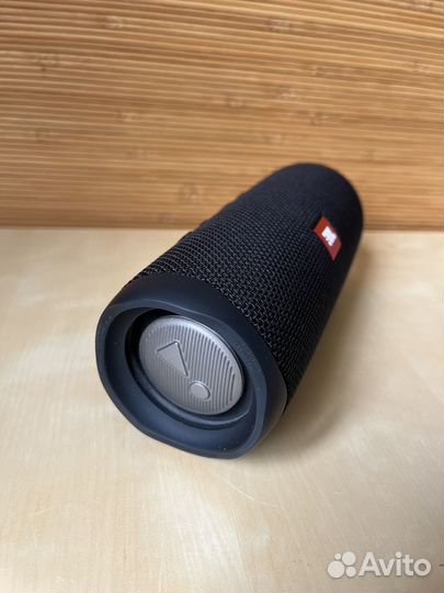 Колонка JBL Flip 5 в идеальном состоянии