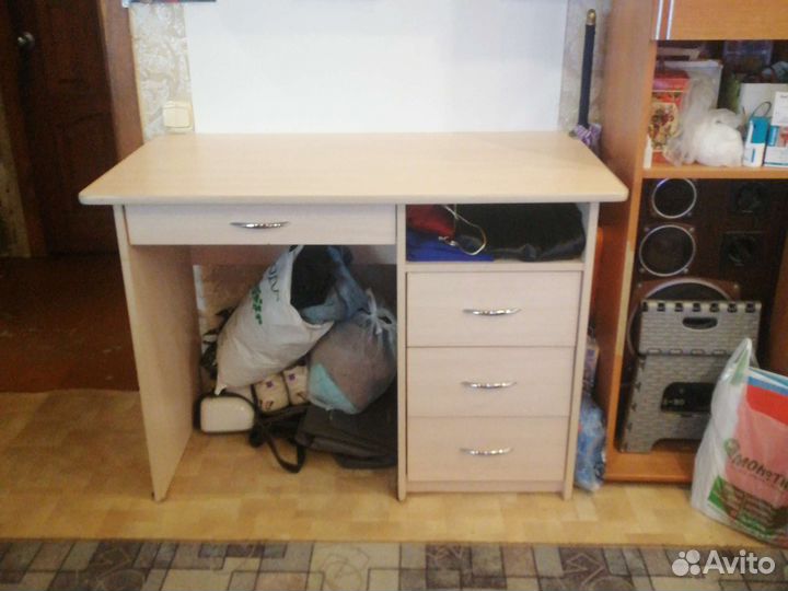 Письменный стол для школьника белый бу