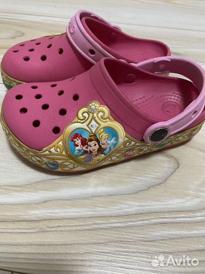 Босоножки и кроксы