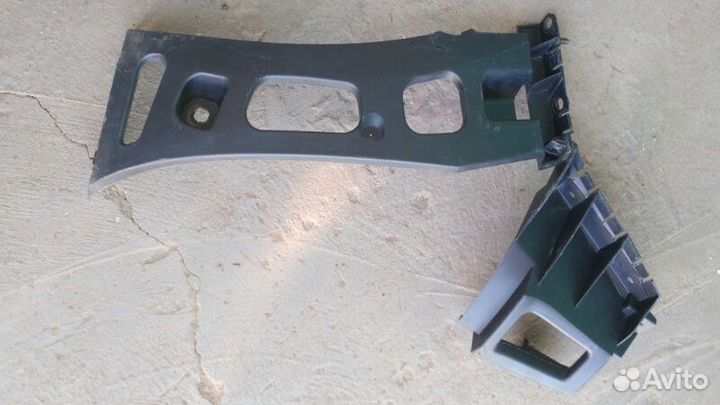 Кронштейн бампера задний левый Citroen C4 picasso