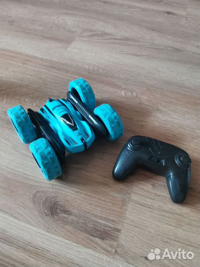 Машинка трюковой вездеход на радиоуправлении