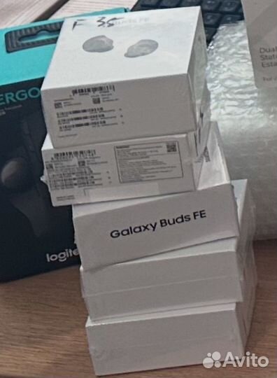 Беспроводные наушники Samsung Galaxy Buds FE графи