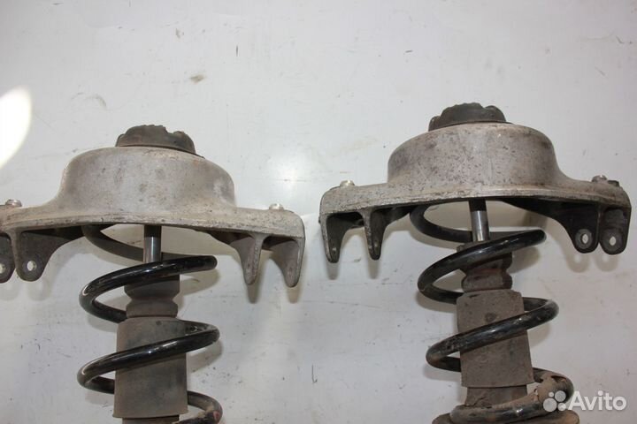 Амортизатор передний Audi A5 8T A4 B8