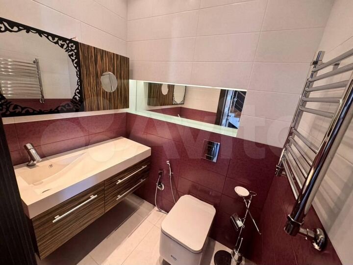 3-к. квартира, 180 м², 7/8 эт.