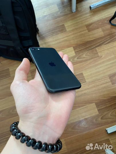 iPhone SE (2020), 64 ГБ