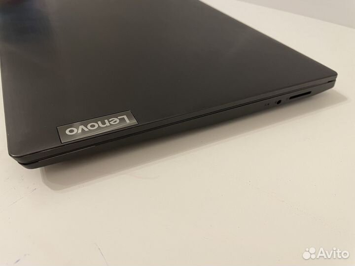 Lenovo IdeaPad S145-IWL (Windows 10)