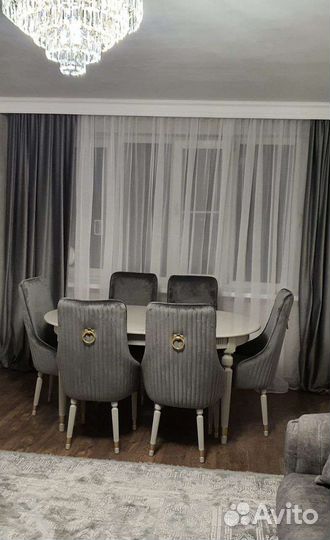 Кухонный стол и стулья