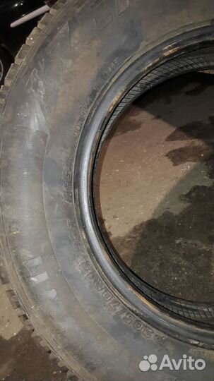 Kumho I'Zen Stud Snow KW11 205/70 R15 95T