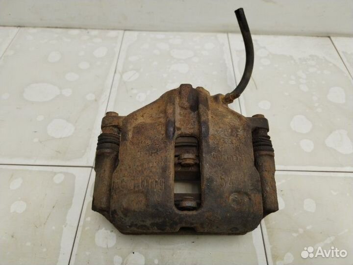 Суппорт передний правый Audi 90 B3 NG 1989