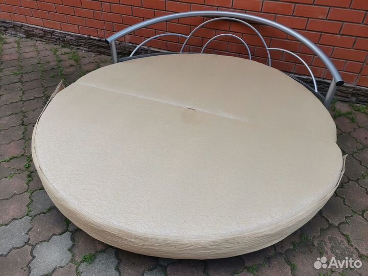Круглый диван-кровать, бу