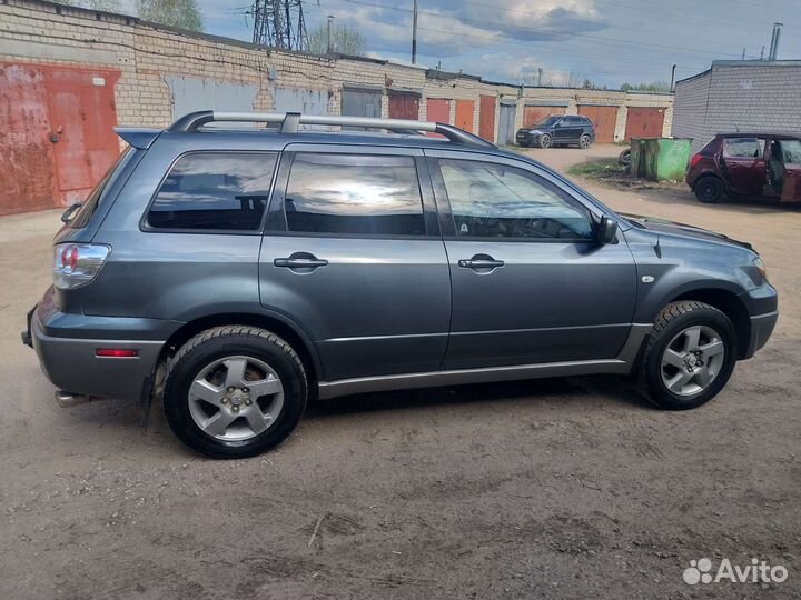 Mitsubishi Outlander 2.4 AT, 2002, 163 000 км