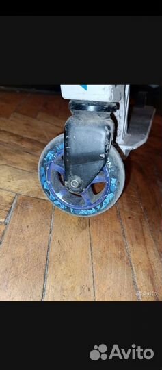 Трюковой самокат reaction