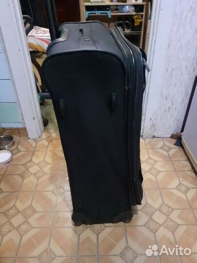 Чемодан на 4-х колесах большой amerigan tourister