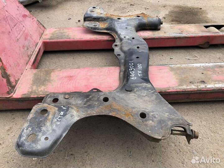 Подрамник передний на Toyota Corolla E111 CE101