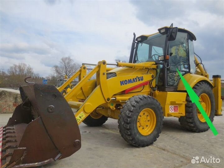 Komatsu WB93R/WB97R 1997г. лобовое стекло