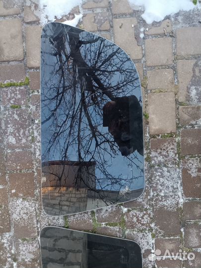 Правое стекло багажника Лада Ларгус