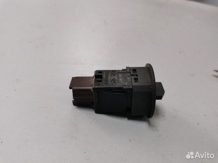 Выключатель подушки безопасности Renault Fluence 1