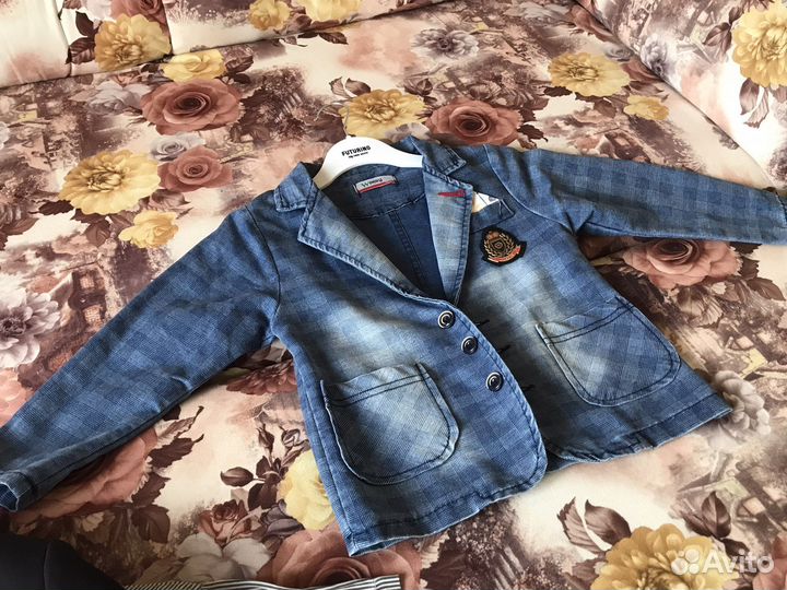 Детские пиджаки и рубашки