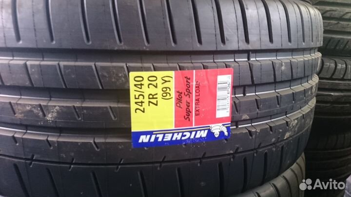 Michelin Pilot Super Sport 245/40 R20 99Y