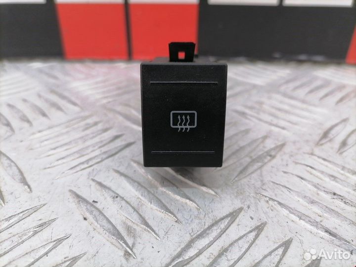 Кнопка обогрева заднего стекла Volkswagen Polo 4