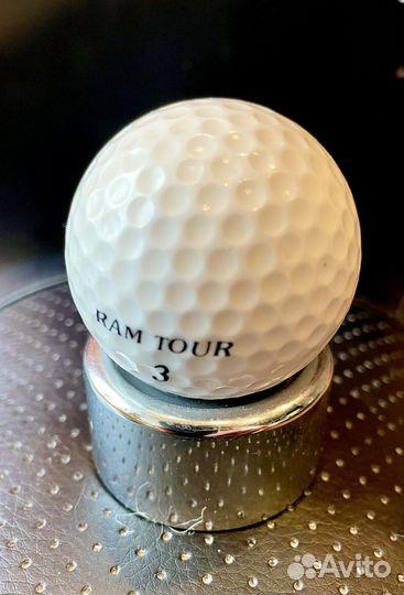 Мяч гольф клуб тумба для гольфа на подставке