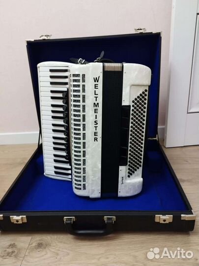Аккордеон Weltmeister Saphir 41/120/IV/11/5