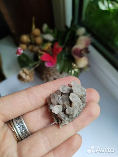 Друзы хрусталя в ассортименте