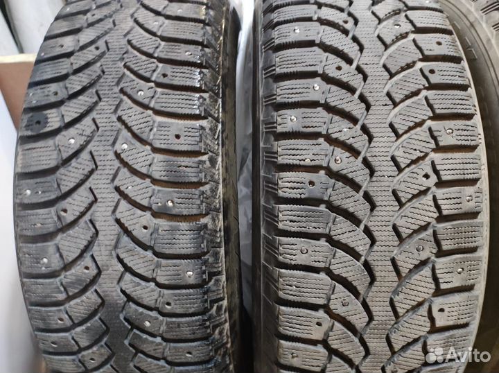 Bridgestone Blizzak Spike-01 225/65 R17 106T