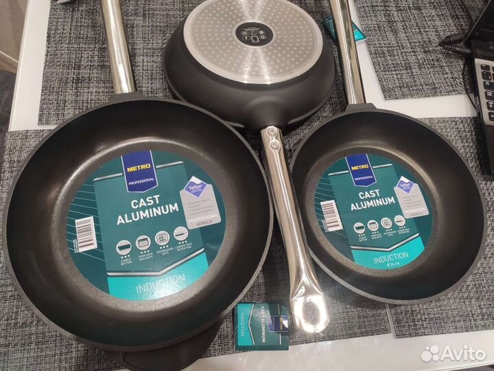 Сковорода Metro Professional Cast 28 и 24