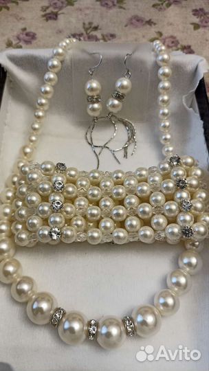 Бусы, серьги, браслет