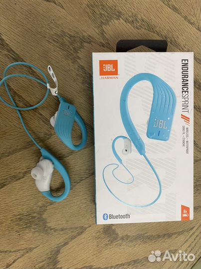 Спортивные беспроводные наушники jbl