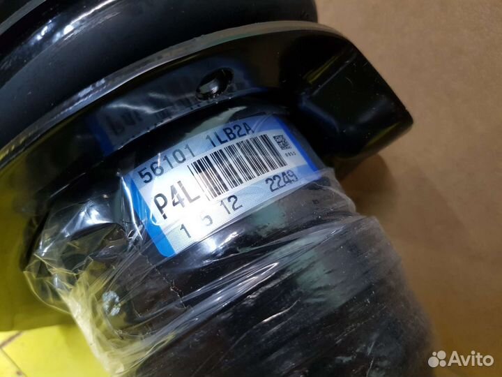 Амортизатор левый Nissan Patrol Y62 561011LB2A