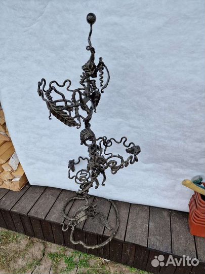 Кованая стройка для цветов, цвет бронза