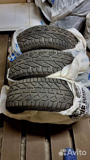 Kormoran Snow 215/60 R17 96H