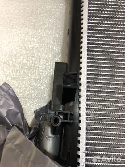 Радиатор на Mercedes W167 A1675006201