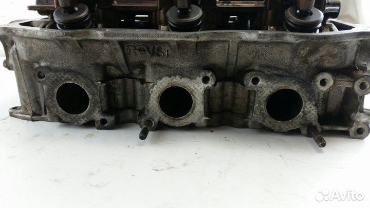 Головка блока цилиндров правая Nissan Cedric Y32